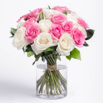 roses-pink-and-white-rose-bouquet-ode-a-la-rose-550x550-25865 (1)